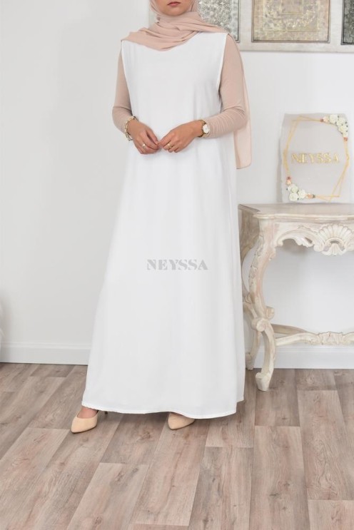 Sous robe sans manches à porter sous les abayas et avec un kimono.