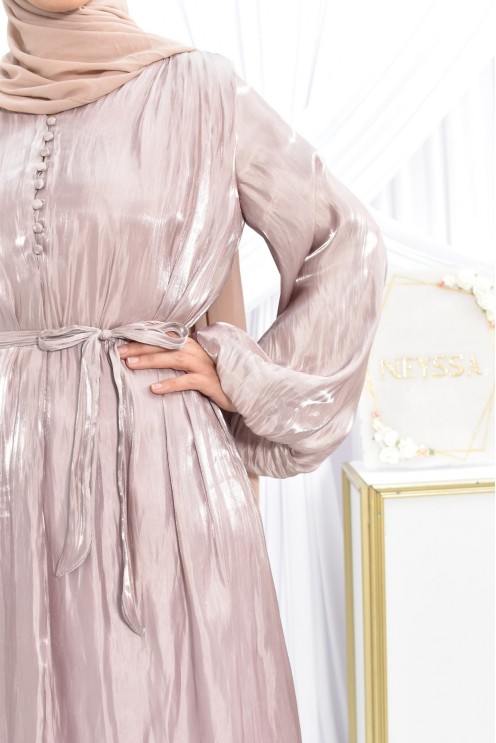 Langes Kleid aus Organza für Eid-Feierlichkeiten oder Hochzeiten. 