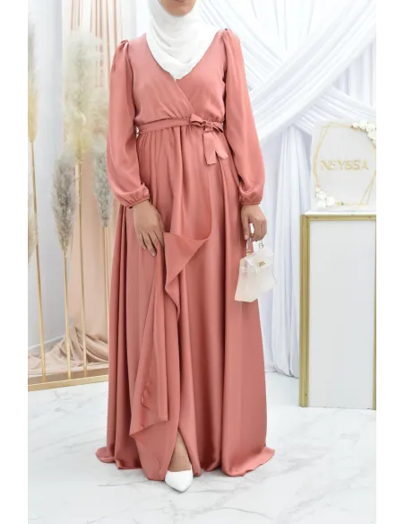 Robe longue satin cache coeur cérémonie femme musulmane.