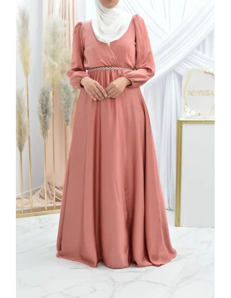 Robe longue satin cache coeur cérémonie femme musulmane.