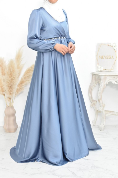 Robe longue satin cache coeur cérémonie femme musulmane.