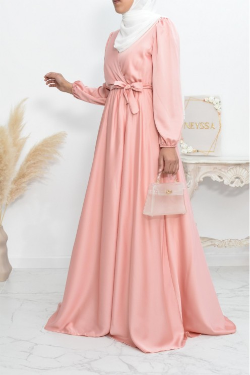Robe longue satin cache coeur cérémonie femme musulmane.