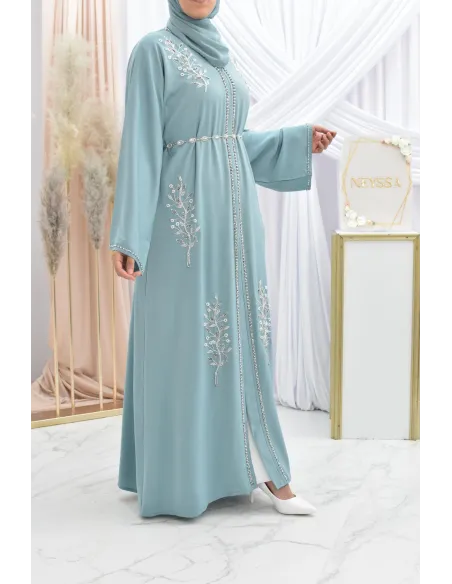 Ceinture métallique avec pierre brillante ajustable grâce aux chaînes