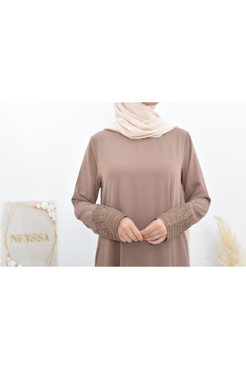 Superbe abaya islamique manches dentelle sans artifice casual