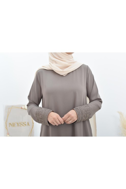 Superbe abaya islamique manches dentelle sans artifice casual