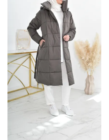Doudoune femme longue à ceinture et capuche pour femme musulmane