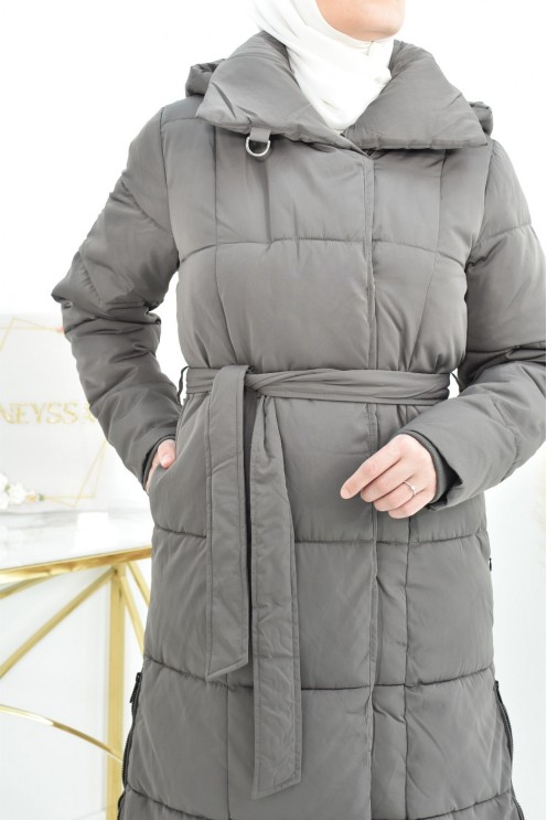 Doudoune femme longue à ceinture et capuche pour femme musulmane