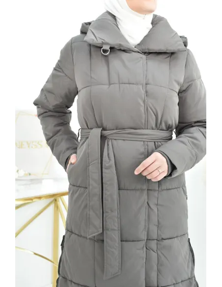 Doudoune femme longue à ceinture et capuche pour femme musulmane