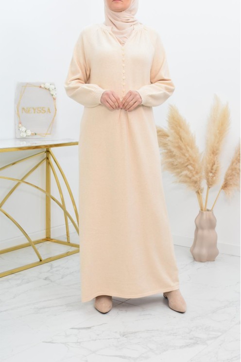 Langes Pulloverkleid aus modernem, dickem Strick für Winter und Herbst