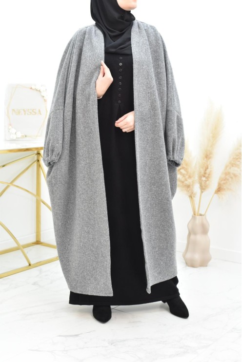 Langes Pulloverkleid aus modernem, dickem Strick für Winter und Herbst