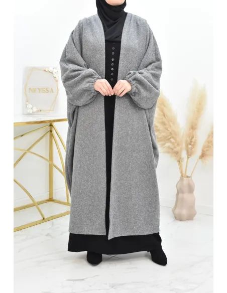 Langes Pulloverkleid aus modernem, dickem Strick für Winter und Herbst