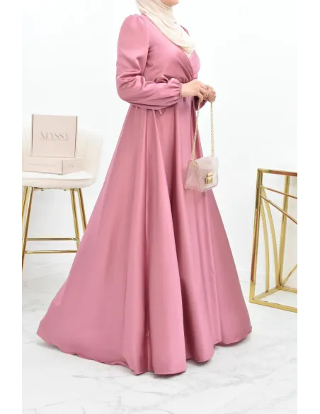 Robe longue satin cache coeur cérémonie femme musulmane.