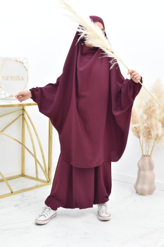 Jilbeb fillette ou jilbab fille tenue de prière et de cours d'arabe.