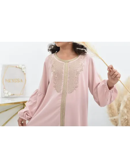 Abaya fillette brodée et manches bouffantes tenue traditionnelle fille.