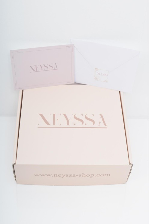 Hijab box Aqua 4 hijebs soie de Médine à offrir femme hijab pas cher.