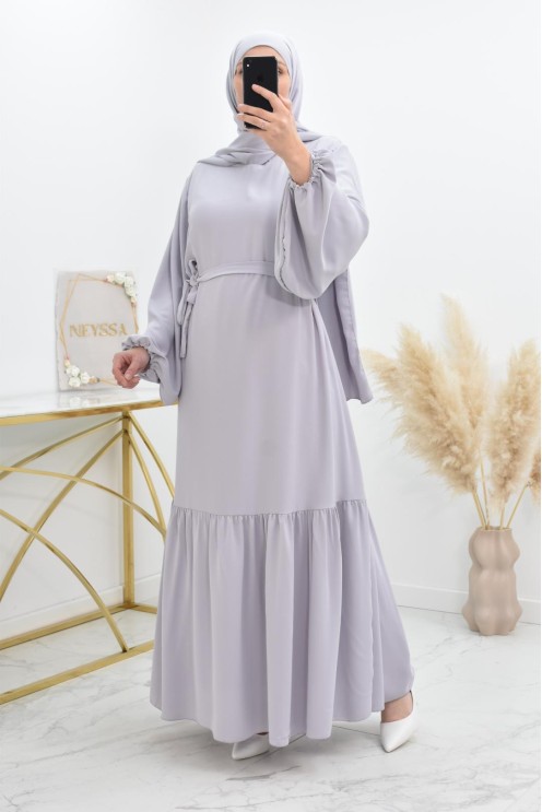 Longue robe de prière avecson  hijab intégré, abaya ample et fluide Neyssa