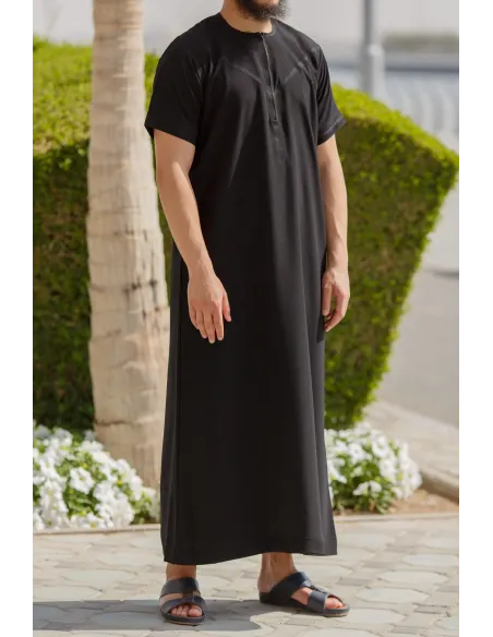Qamis Noir Émiratie homme style saoudien, avec tissu haut de gamme, idée cadeau