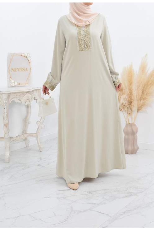 Eine Abaya für Mutter und Tochter im Kaftan-Stil für das Eid 2022.