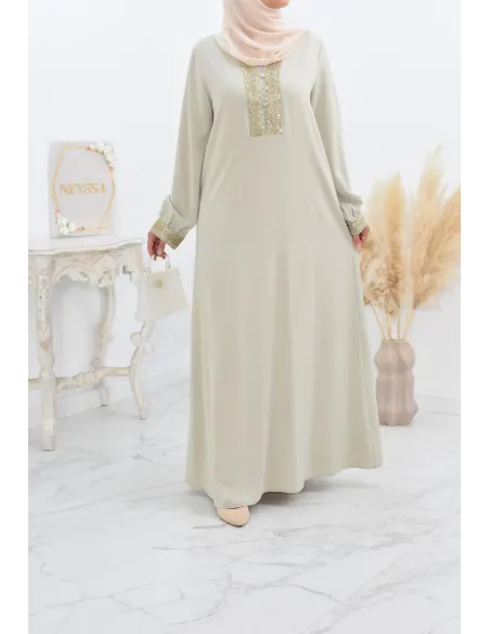 Eine Abaya für Mutter und Tochter im Kaftan-Stil für das Eid 2022.