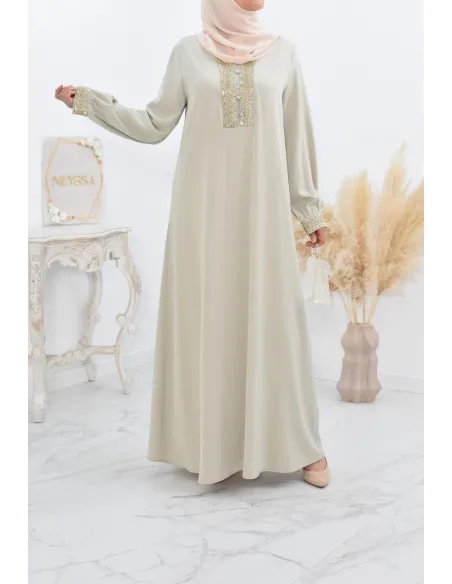 Eine Abaya für Mutter und Tochter im Kaftan-Stil für das Eid 2022.