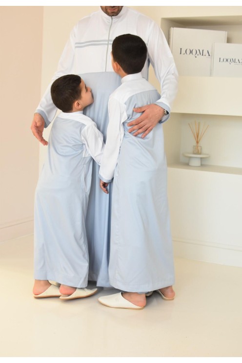 Qamis manches longues homme de luxe avec détails brodés .