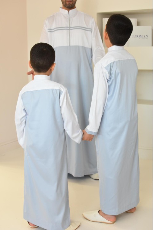 Qamis manches longues homme de luxe avec détails brodés .