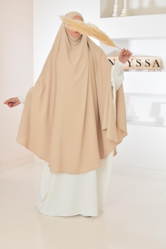 Long khimar 2 fentes en soie de Médine femme musulmane voilée. Parfait pour le quotidien.