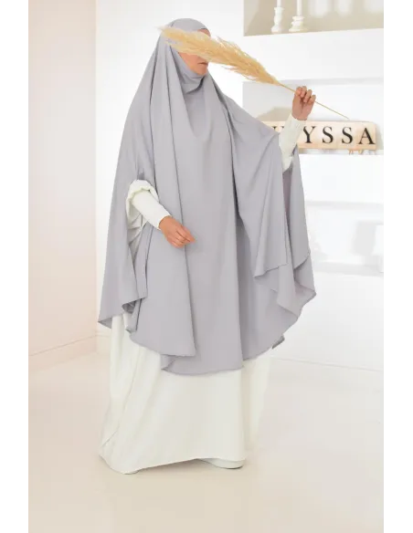 Long khimar 2 fentes en soie de Médine femme musulmane voilée. Parfait pour le quotidien.