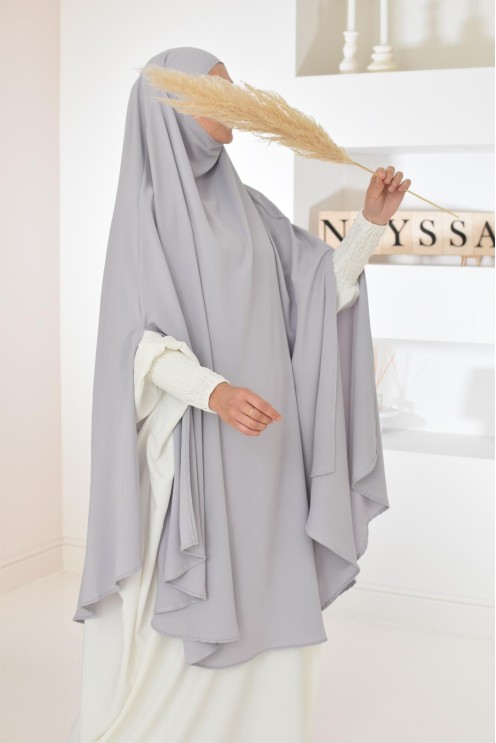 Long khimar 2 fentes en soie de Médine femme musulmane voilée. Parfait pour le quotidien.