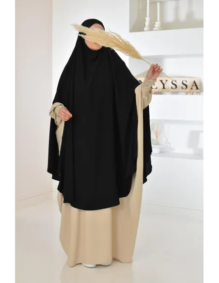 Long khimar 2 fentes en soie de Médine femme musulmane voilée. Parfait pour le quotidien.