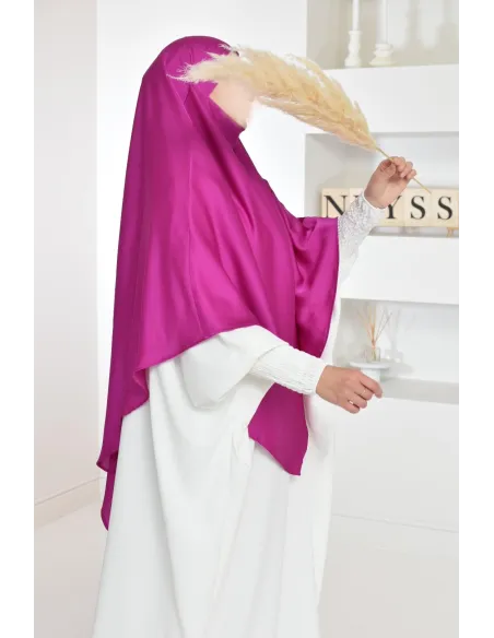 Long khimar satiné pointu devant et derrière parfait pour les fêtes