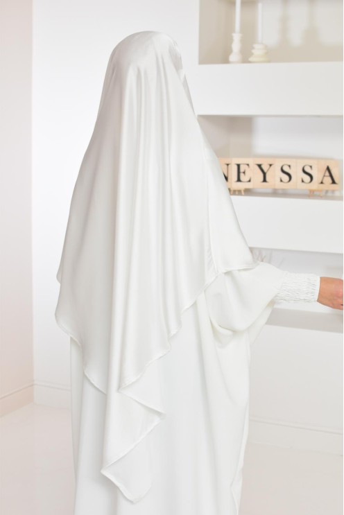 Long khimar satiné pointu devant et derrière parfait pour les fêtes