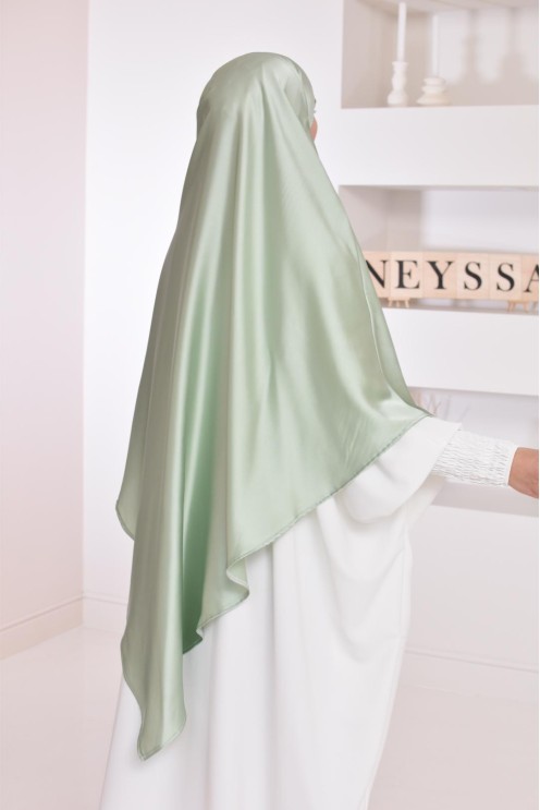 Long khimar satiné pointu devant et derrière parfait pour les fêtes