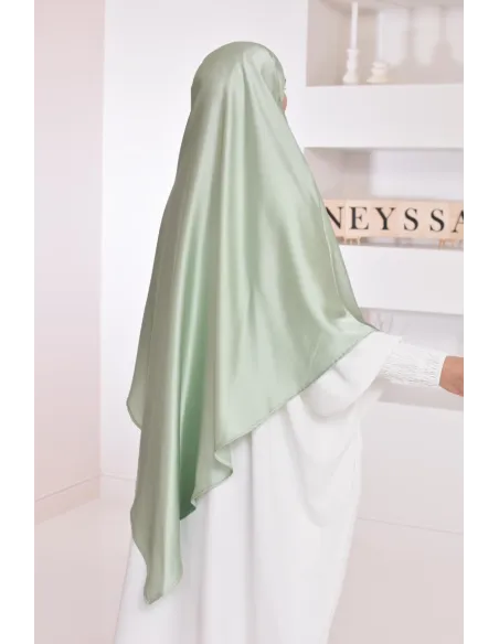 Long khimar satiné pointu devant et derrière parfait pour les fêtes