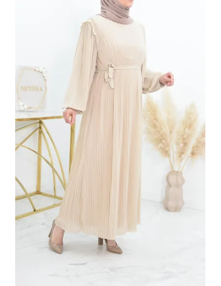 Neyssa langes, fließendes, schlichtes ausgestelltes Kleid für muslimische Frauen