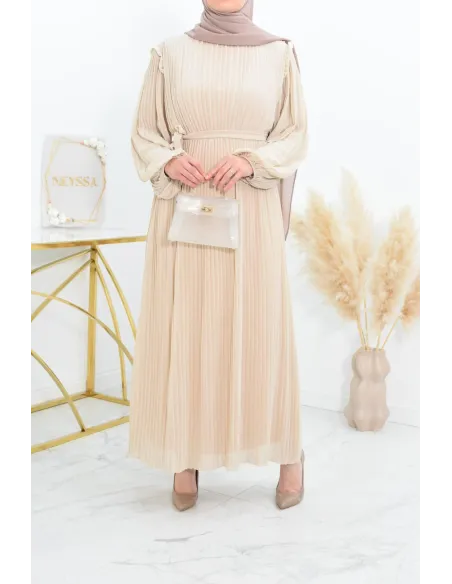 Neyssa langes, fließendes, schlichtes ausgestelltes Kleid für muslimische Frauen