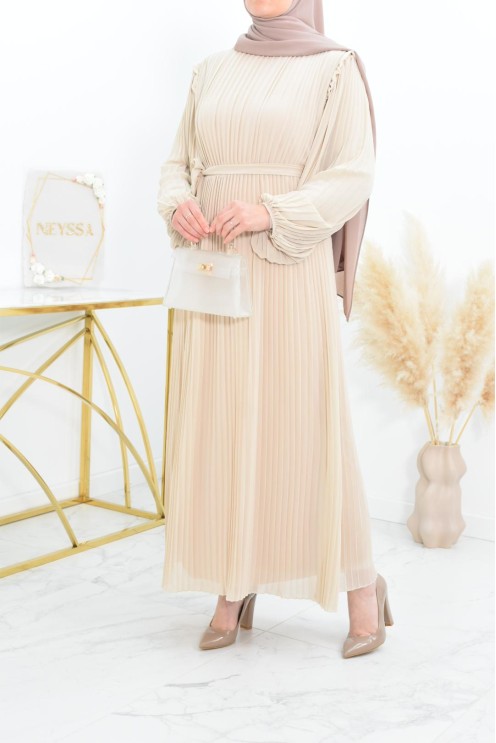 Neyssa langes, fließendes, schlichtes ausgestelltes Kleid für muslimische Frauen