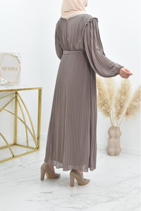 Neyssa langes, fließendes, schlichtes ausgestelltes Kleid für muslimische Frauen