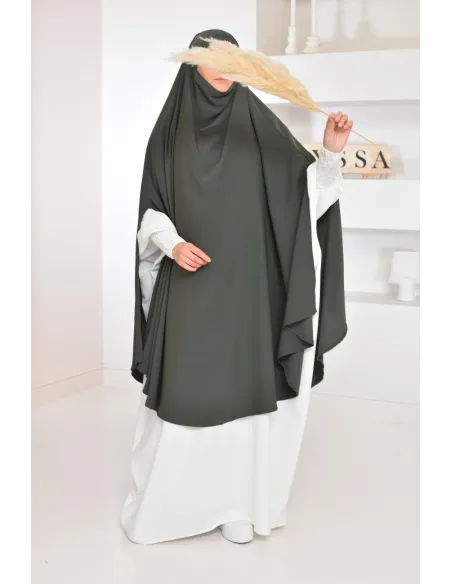Long khimar 2 fentes en soie de Médine femme musulmane voilée. Parfait pour le quotidien.