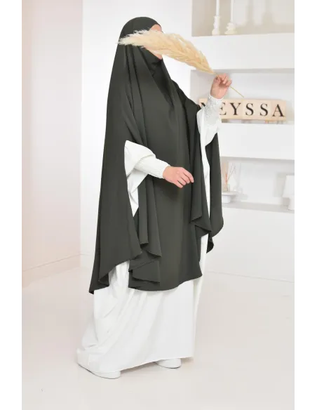 Long khimar 2 fentes en soie de Médine femme musulmane voilée. Parfait pour le quotidien.