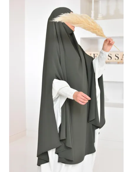 Long khimar 2 fentes en soie de Médine femme musulmane voilée. Parfait pour le quotidien.