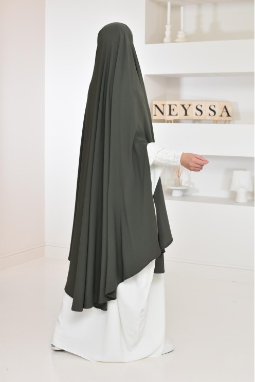 Long khimar 2 fentes en soie de Médine femme musulmane voilée. Parfait pour le quotidien.