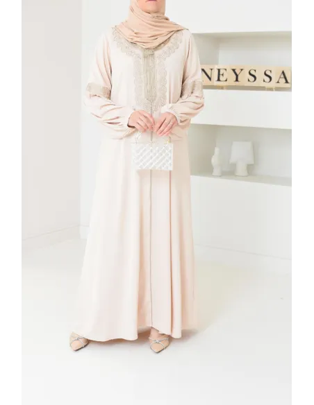 Abaya Aïd beige brodée manches bouffantes. couleur dorée