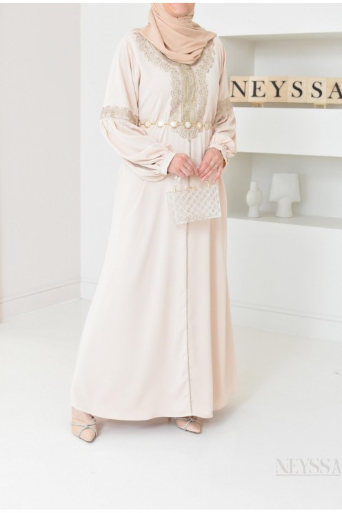 Abaya Aïd beige brodée manches bouffantes. couleur dorée