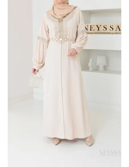 Abaya Aïd beige brodée manches bouffantes. couleur dorée