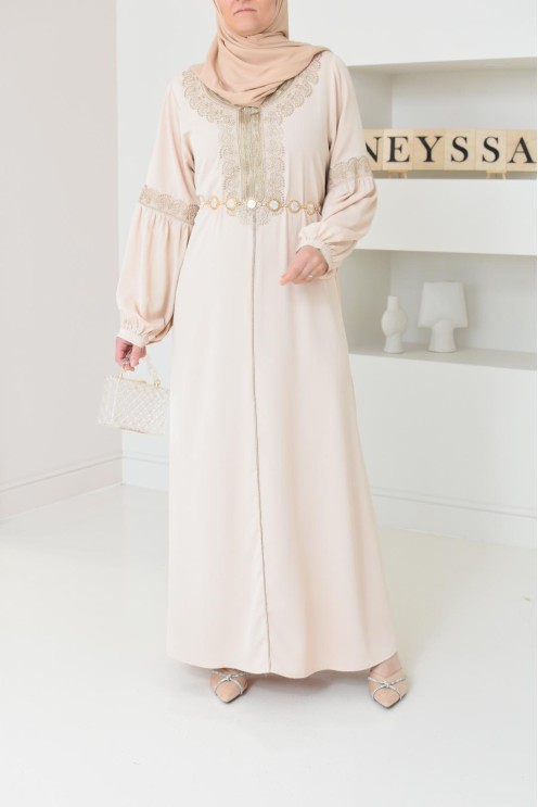 Abaya Aïd beige brodée manches bouffantes. couleur dorée