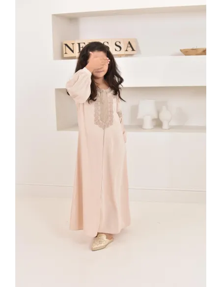 Abaya Aïd beige brodée manches bouffantes. couleur dorée