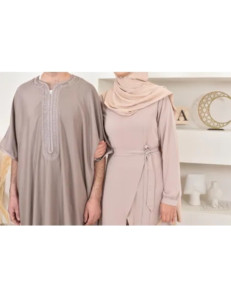 Qamis homme Marocain en taupe, idéal à offrir pour l'Aïd ou Ramadan
