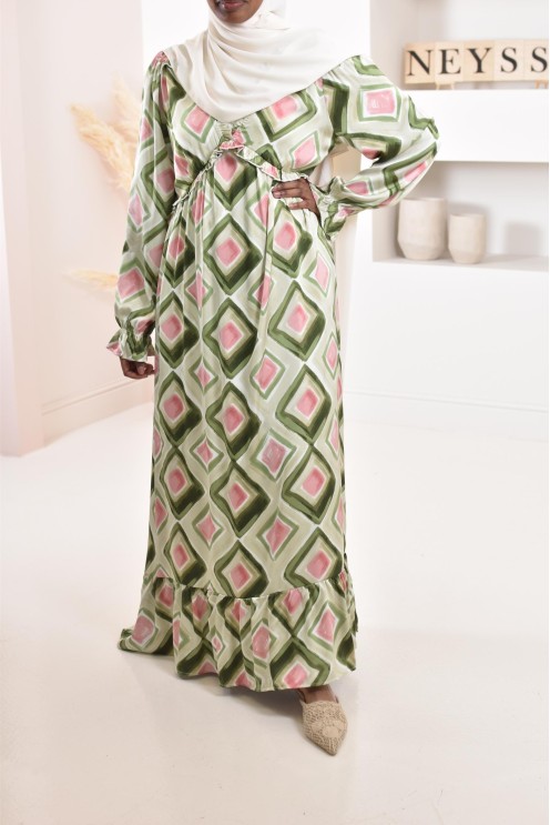 Robe longue verte satinée évasée avec imprimés, parfait pour les femmes voilées, idéal pour des événements