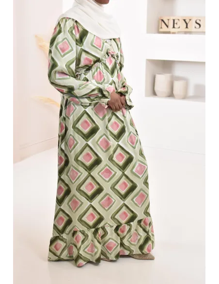 Robe longue verte satinée évasée avec imprimés, parfait pour les femmes voilées, idéal pour des événements